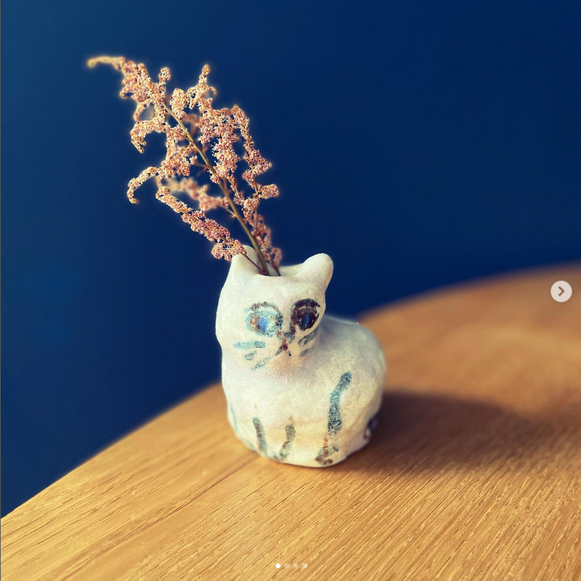 Screenshot 2023-07-31 at 16-40-16 6jumbopins - Instagram 猫を愛するチャリティー企画、cat!cat!cat!に今年から当店も参加いたします。2_2から、わたくしデザインのねこモチ[...]